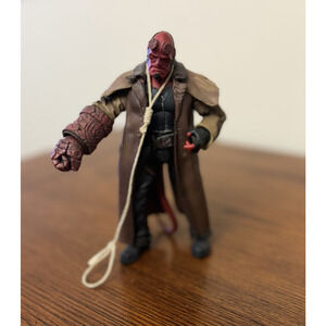 Mezco Toyz Hellboy Closed Mouth Trench Coat 7" Action Figure